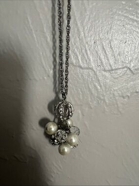 Silver Pearl and Crystal Cluster Pendant Necklace - jewel Kade